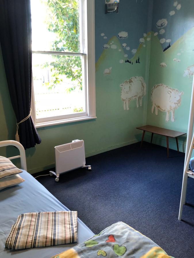 Redkettle Backpackers Hostel Oamaru Exterior photo